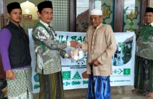 Peduli Sesama, NU Karangjompo Pekalongan Salurkan Bantuan Logistik dan Uang Tunai untuk Korban Banjir