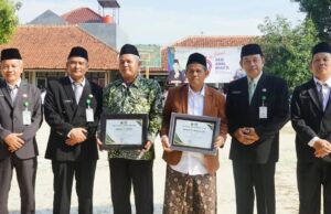 Masjid Agung Al Muhtaram dan Masjid Al Qadim Wiradesa Raih Penghargaan AMPeRa Jawa Tengah