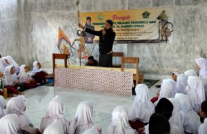 Proyek P5RA MI Sullam Taufiq Kenalkan Wayang sebagai Warisan Budaya