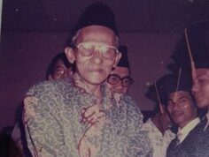 K.H. Sukhayak Damanhuri: Seniman Pejuang Pendidikan