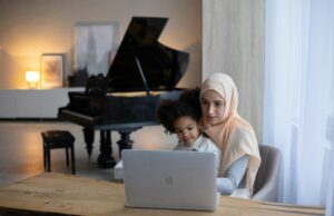 Ketika Ibu Menjadi Guru Pertama: Refleksi Hari Guru Nasional 25 November