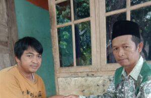 NU Care LAZISNU dan UPZISNU Karanganyar Salurkan Bantuan bagi Korban Puting Beliung di Desa Pedawang