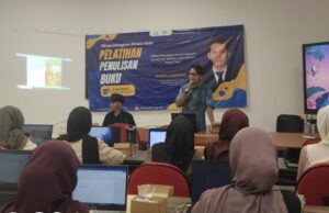 LTNNU Pekalongan Sampaikan Materi Literasi: Menulis Buku Ekonomi Kreatif dan Industri Halal