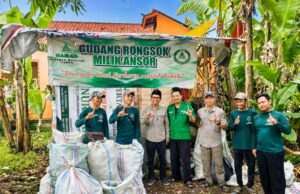 Ansor Sumurjomblangbogo Bojong Gagas “Sedekah Rongsok”, Ubah Sampah Jadi Santunan Sosial