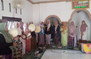 Fatayat NU Karangjompo Hidupkan Semangat Kartini dan Buruh dengan Burdahan