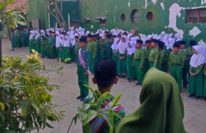 Tak Sekadar Upacara, Hardiknas di MIS Karangjompo Jadi Ajang Latih Mental Siswa