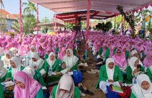 Ribuan Kader Fatayat NU Padati Kompleks Masjid Al Huda Kalijambe dalam Sima’an Al-Qur’an dan Burdahan