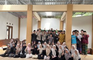Isi Waktu Libur, PP Al-Aziziyyah Kajen dan GP Ansor Latih Santri Kelola Sampah