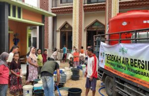 NU Peduli Salurkan Air Bersih, Ribuan Warga Kabupaten Pekalongan Terdampak Kekurangan Air